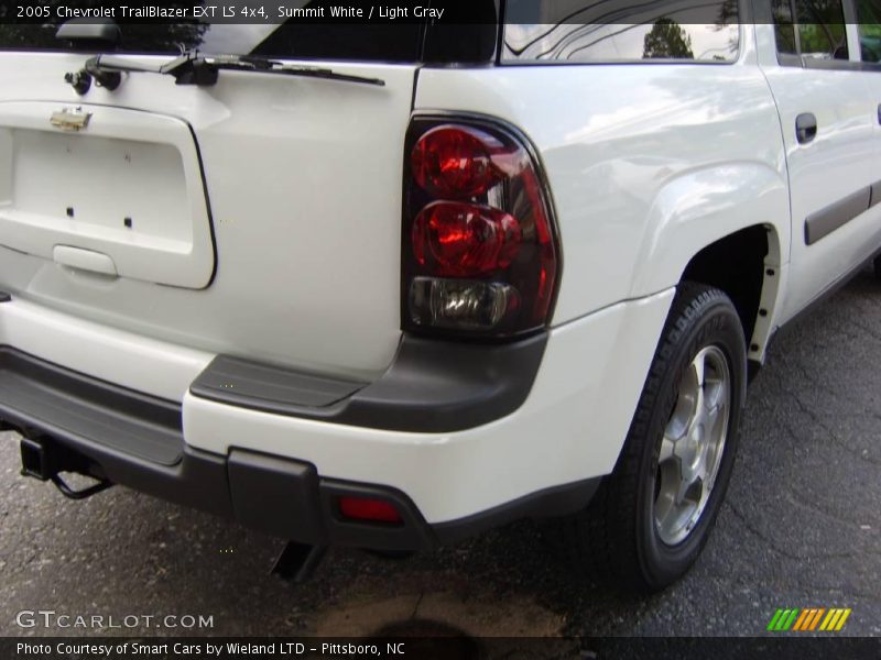 Summit White / Light Gray 2005 Chevrolet TrailBlazer EXT LS 4x4