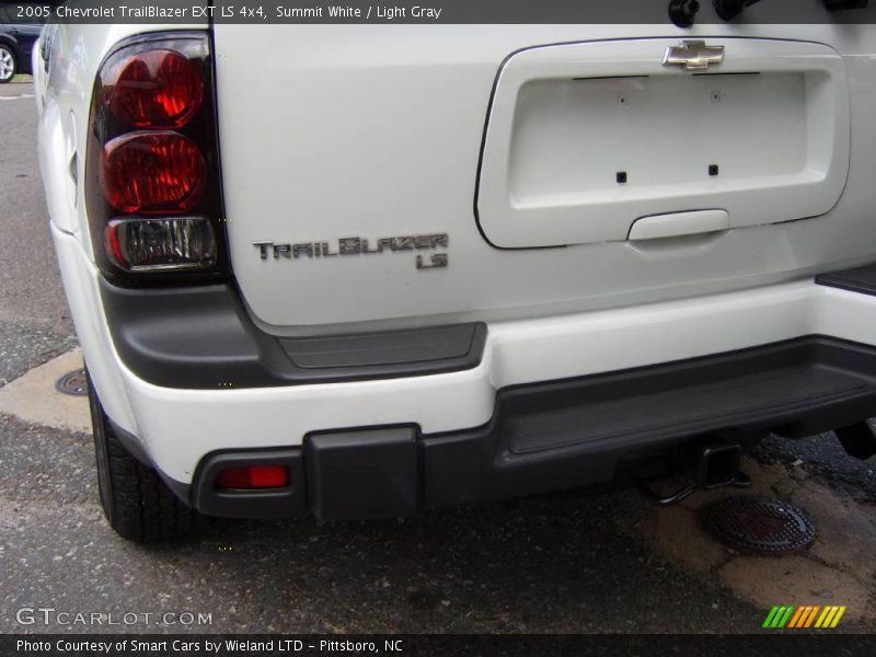 Summit White / Light Gray 2005 Chevrolet TrailBlazer EXT LS 4x4
