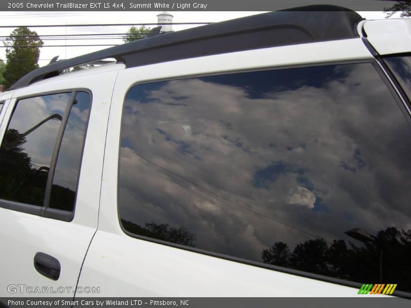 Summit White / Light Gray 2005 Chevrolet TrailBlazer EXT LS 4x4