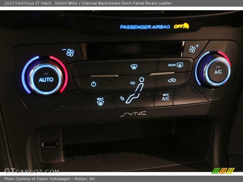 Oxford White / Charcoal Black/Smoke Storm Partial Recaro Leather 2017 Ford Focus ST Hatch