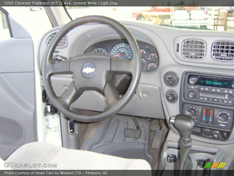 Summit White / Light Gray 2005 Chevrolet TrailBlazer EXT LS 4x4