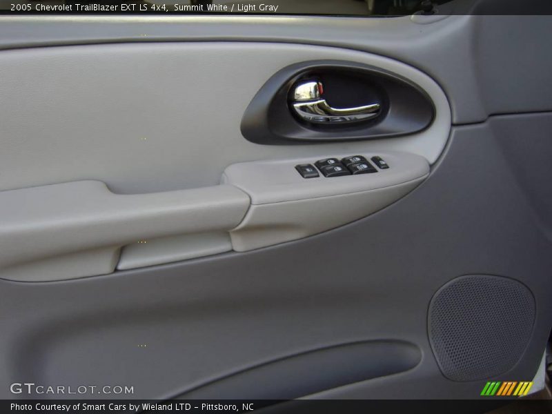 Summit White / Light Gray 2005 Chevrolet TrailBlazer EXT LS 4x4