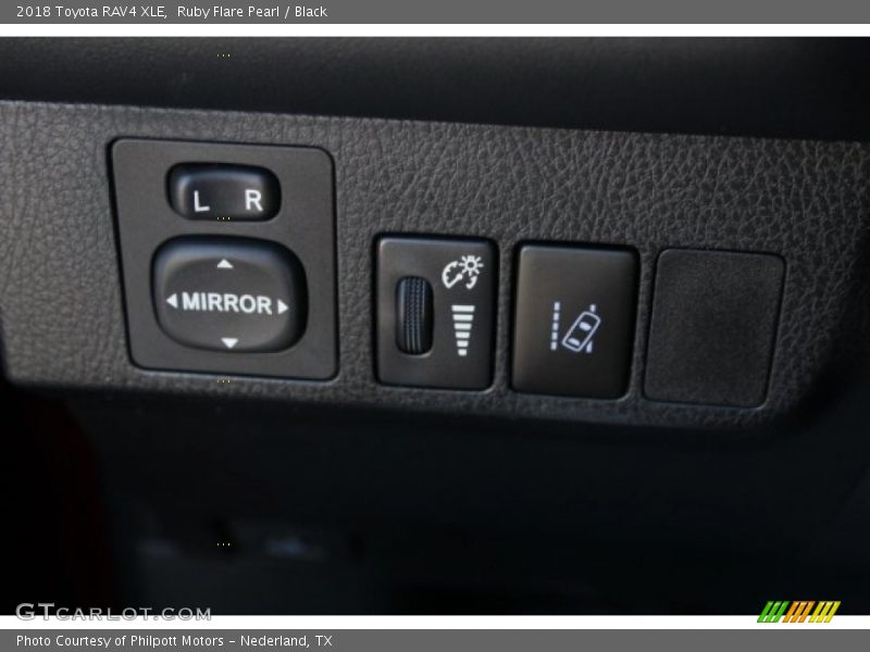 Ruby Flare Pearl / Black 2018 Toyota RAV4 XLE