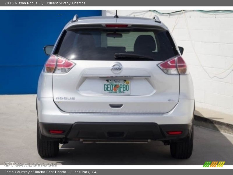 Brilliant Silver / Charcoal 2016 Nissan Rogue SL