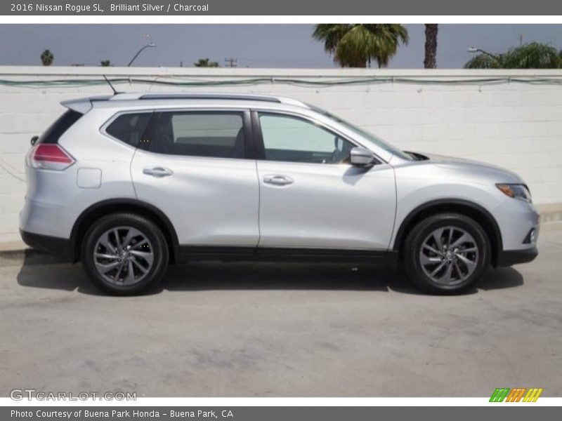 Brilliant Silver / Charcoal 2016 Nissan Rogue SL