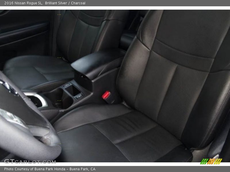 Brilliant Silver / Charcoal 2016 Nissan Rogue SL