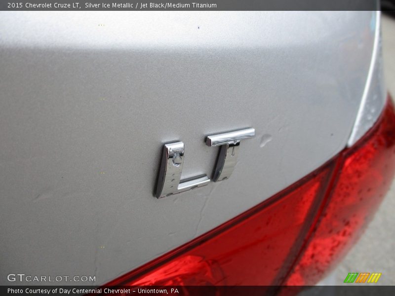 Silver Ice Metallic / Jet Black/Medium Titanium 2015 Chevrolet Cruze LT