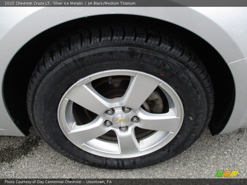 Silver Ice Metallic / Jet Black/Medium Titanium 2015 Chevrolet Cruze LT