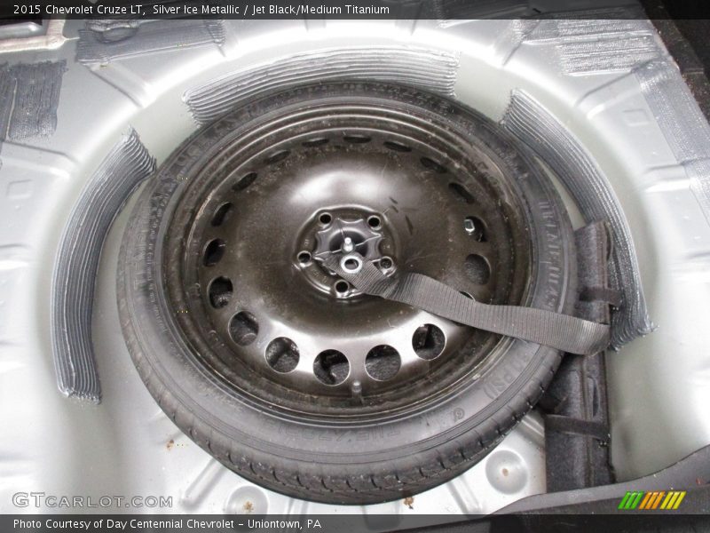 Silver Ice Metallic / Jet Black/Medium Titanium 2015 Chevrolet Cruze LT