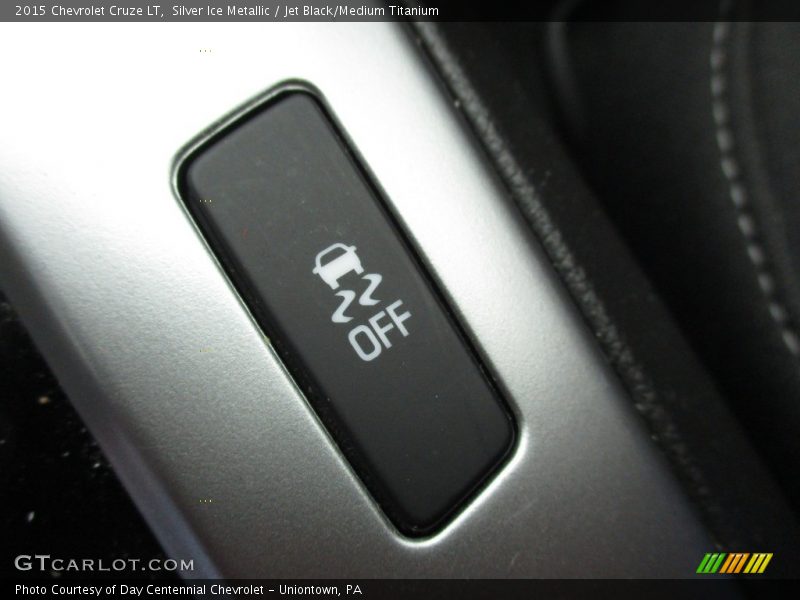 Silver Ice Metallic / Jet Black/Medium Titanium 2015 Chevrolet Cruze LT