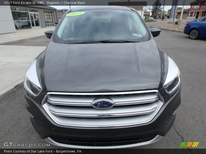 Magnetic / Charcoal Black 2017 Ford Escape SE 4WD