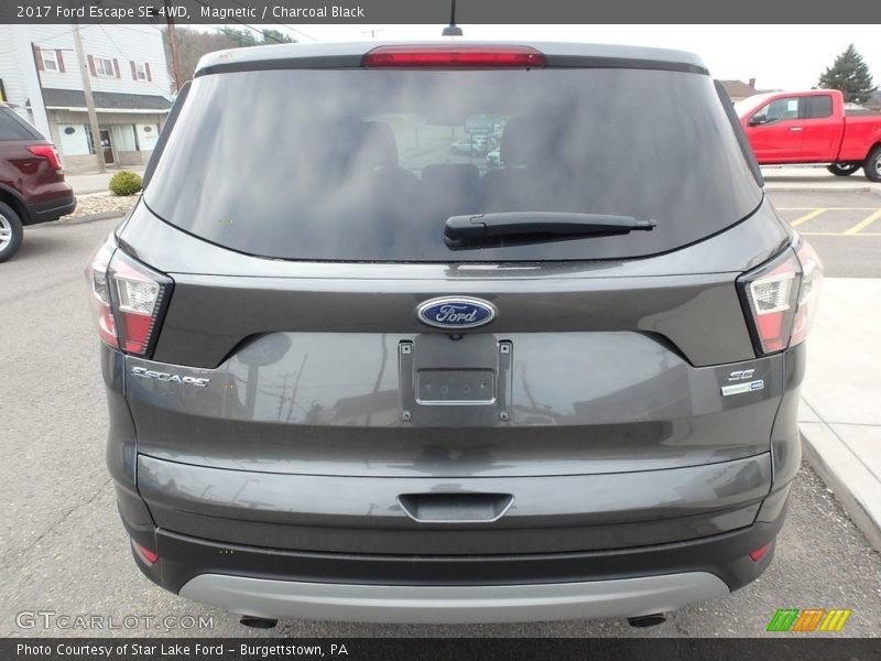 Magnetic / Charcoal Black 2017 Ford Escape SE 4WD