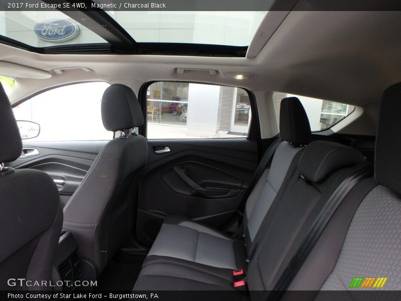 Magnetic / Charcoal Black 2017 Ford Escape SE 4WD