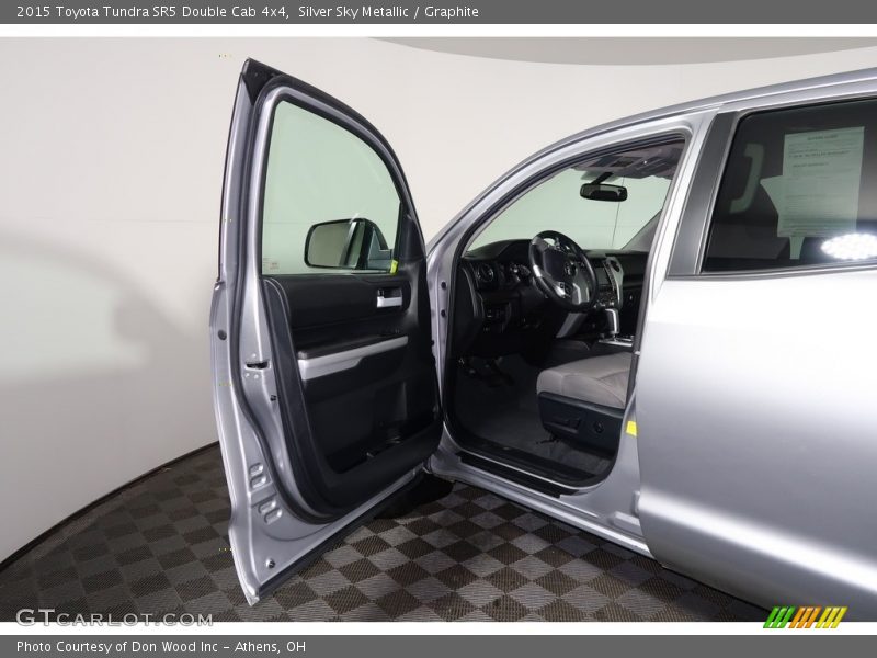 Silver Sky Metallic / Graphite 2015 Toyota Tundra SR5 Double Cab 4x4