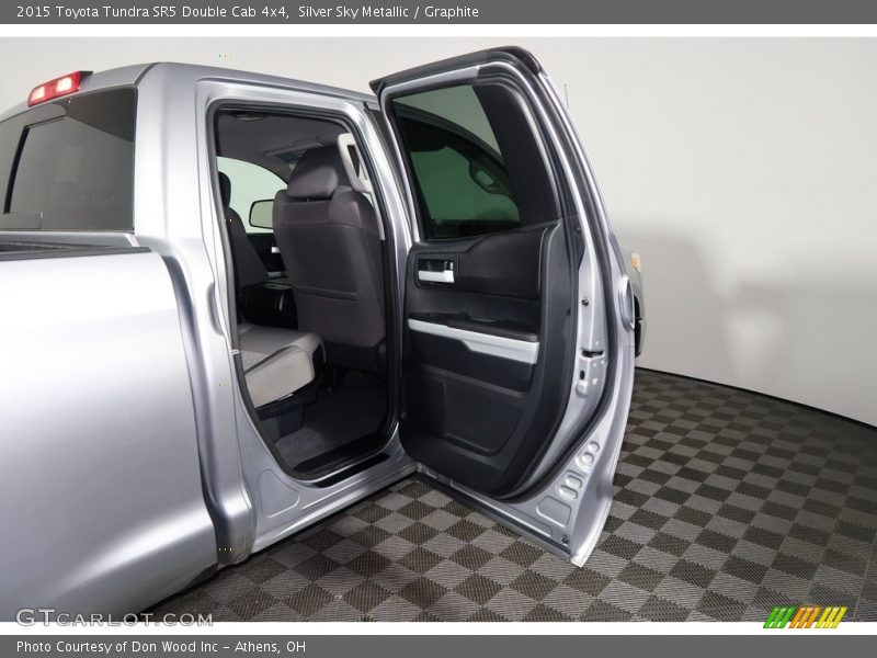 Silver Sky Metallic / Graphite 2015 Toyota Tundra SR5 Double Cab 4x4