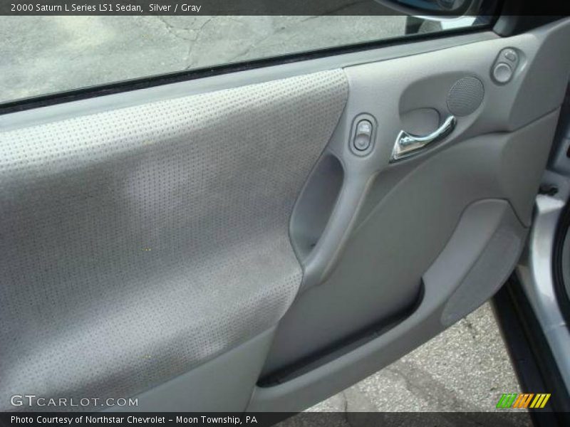 Silver / Gray 2000 Saturn L Series LS1 Sedan