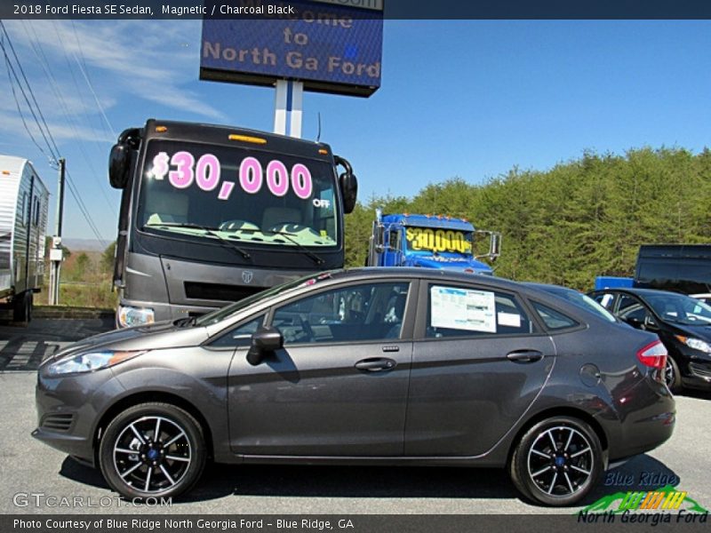 Magnetic / Charcoal Black 2018 Ford Fiesta SE Sedan