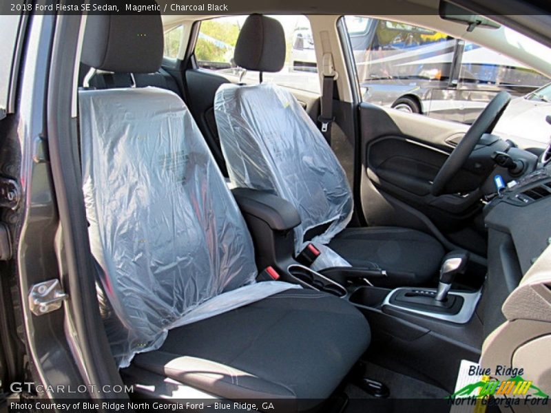Magnetic / Charcoal Black 2018 Ford Fiesta SE Sedan
