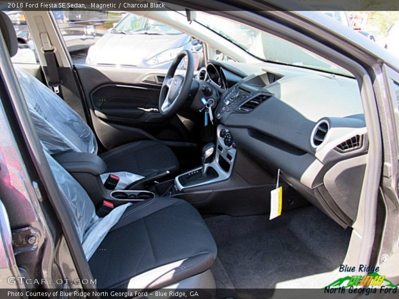 Magnetic / Charcoal Black 2018 Ford Fiesta SE Sedan