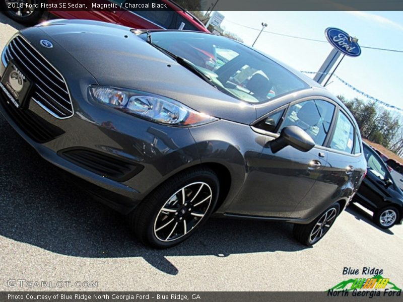 Magnetic / Charcoal Black 2018 Ford Fiesta SE Sedan