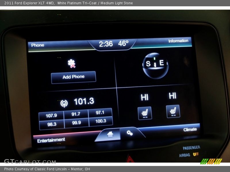 White Platinum Tri-Coat / Medium Light Stone 2011 Ford Explorer XLT 4WD