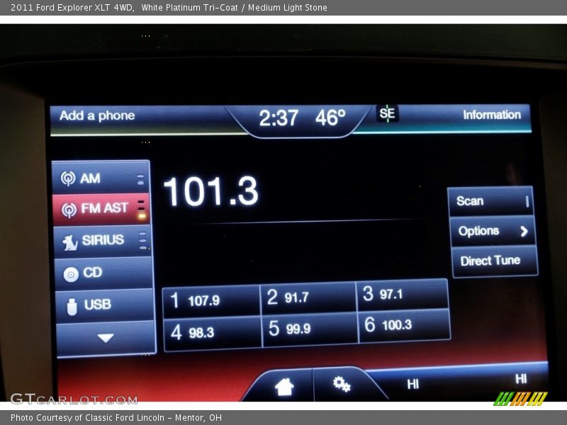 White Platinum Tri-Coat / Medium Light Stone 2011 Ford Explorer XLT 4WD