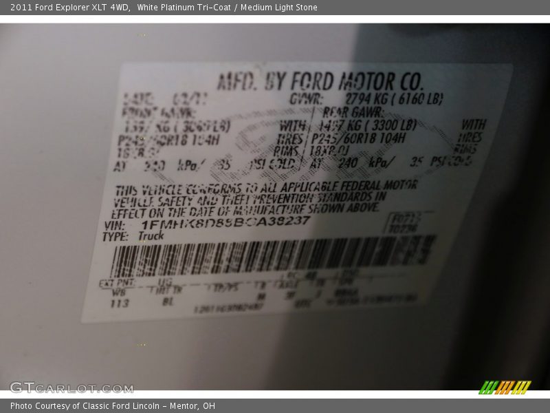 White Platinum Tri-Coat / Medium Light Stone 2011 Ford Explorer XLT 4WD