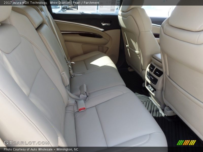 White Diamond Pearl / Parchment 2017 Acura MDX Technology