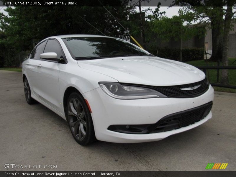 Bright White / Black 2015 Chrysler 200 S