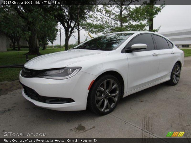 Bright White / Black 2015 Chrysler 200 S