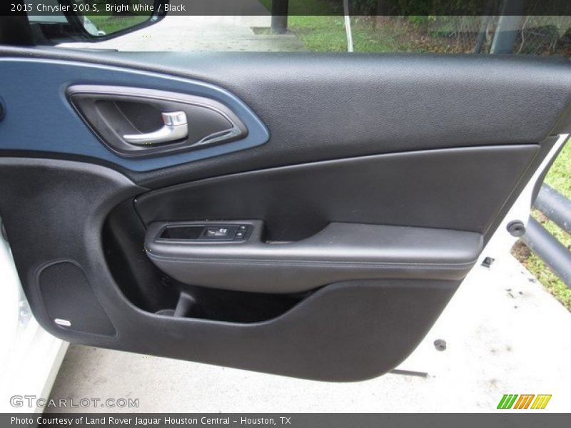 Bright White / Black 2015 Chrysler 200 S