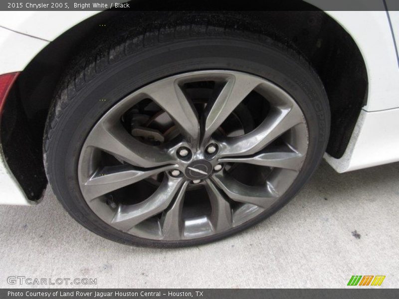 Bright White / Black 2015 Chrysler 200 S