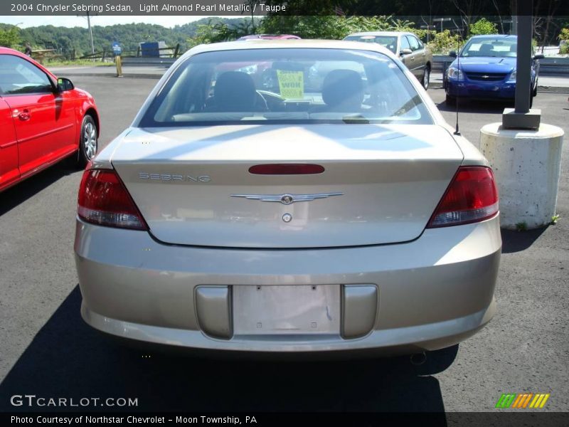 Light Almond Pearl Metallic / Taupe 2004 Chrysler Sebring Sedan