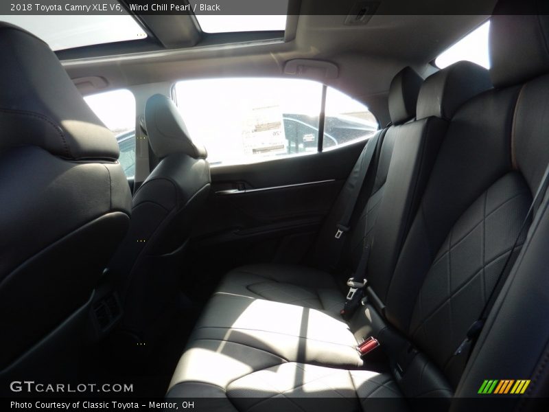 Wind Chill Pearl / Black 2018 Toyota Camry XLE V6