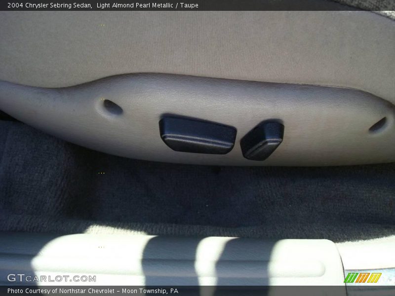 Light Almond Pearl Metallic / Taupe 2004 Chrysler Sebring Sedan