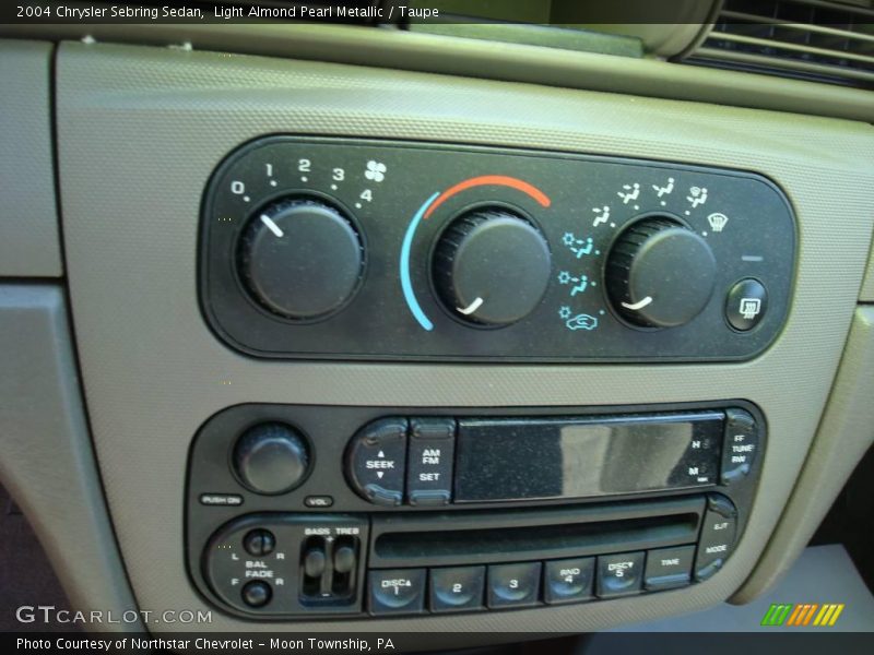 Light Almond Pearl Metallic / Taupe 2004 Chrysler Sebring Sedan