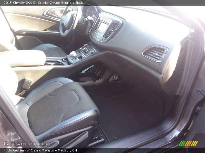 Granite Crystal Metallic / Black 2015 Chrysler 200 S