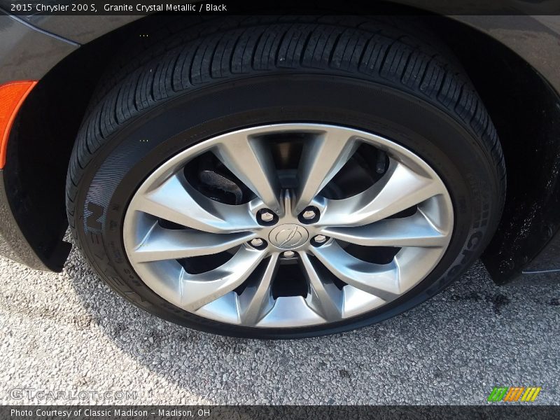 Granite Crystal Metallic / Black 2015 Chrysler 200 S