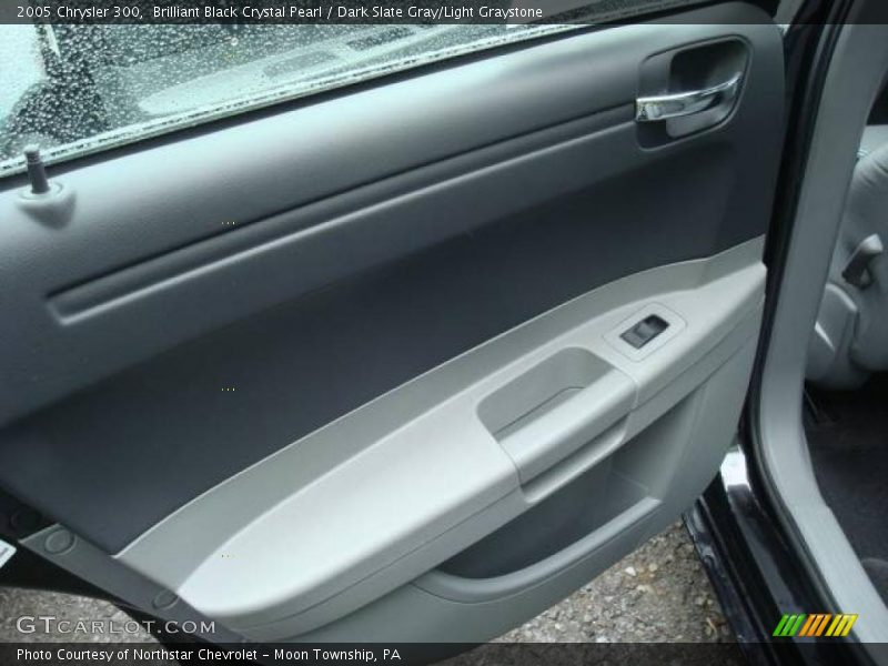 Brilliant Black Crystal Pearl / Dark Slate Gray/Light Graystone 2005 Chrysler 300