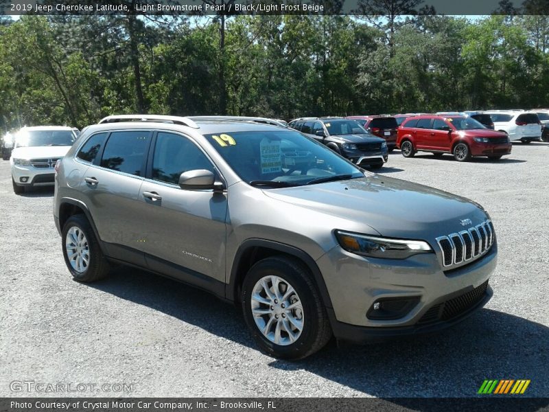 Light Brownstone Pearl / Black/Light Frost Beige 2019 Jeep Cherokee Latitude