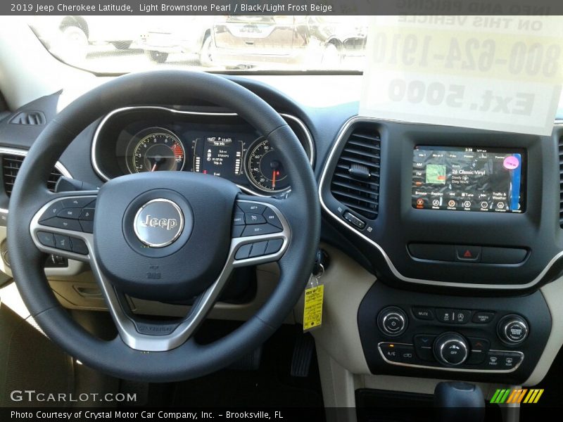 Light Brownstone Pearl / Black/Light Frost Beige 2019 Jeep Cherokee Latitude