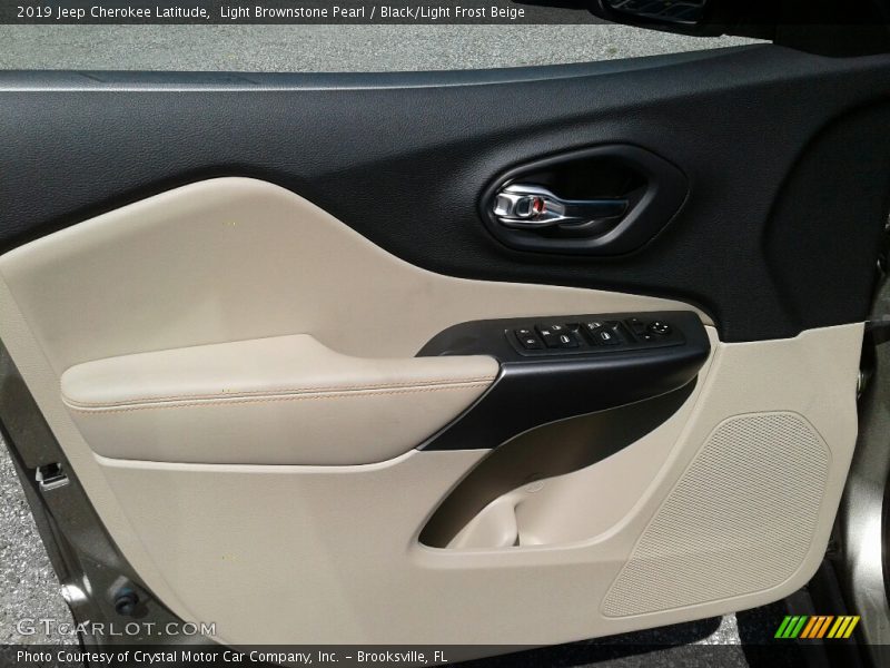 Light Brownstone Pearl / Black/Light Frost Beige 2019 Jeep Cherokee Latitude