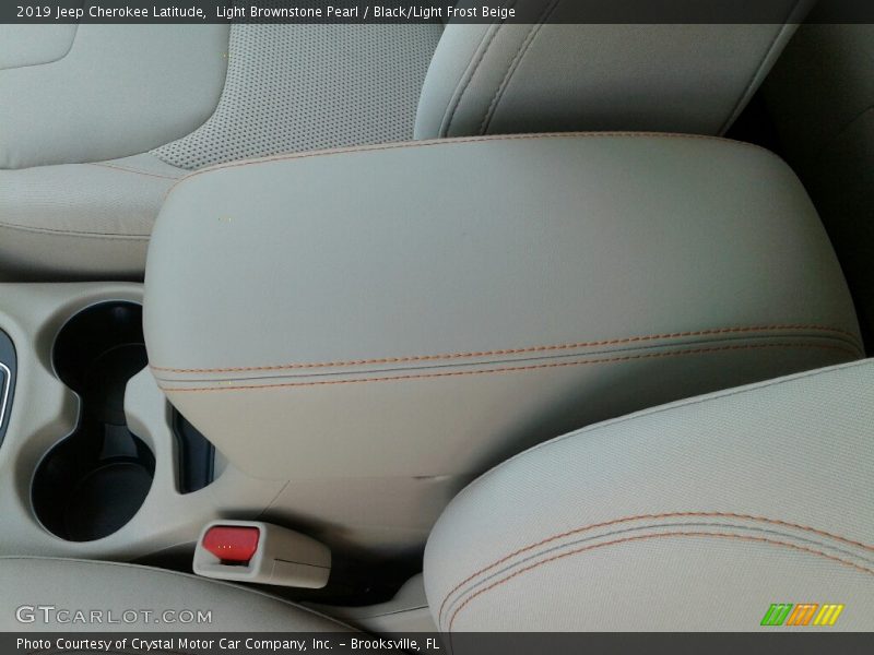 Light Brownstone Pearl / Black/Light Frost Beige 2019 Jeep Cherokee Latitude