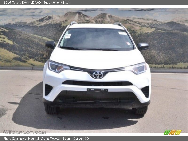 Super White / Black 2016 Toyota RAV4 LE AWD