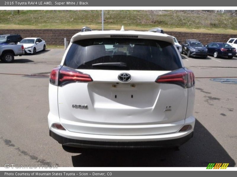 Super White / Black 2016 Toyota RAV4 LE AWD