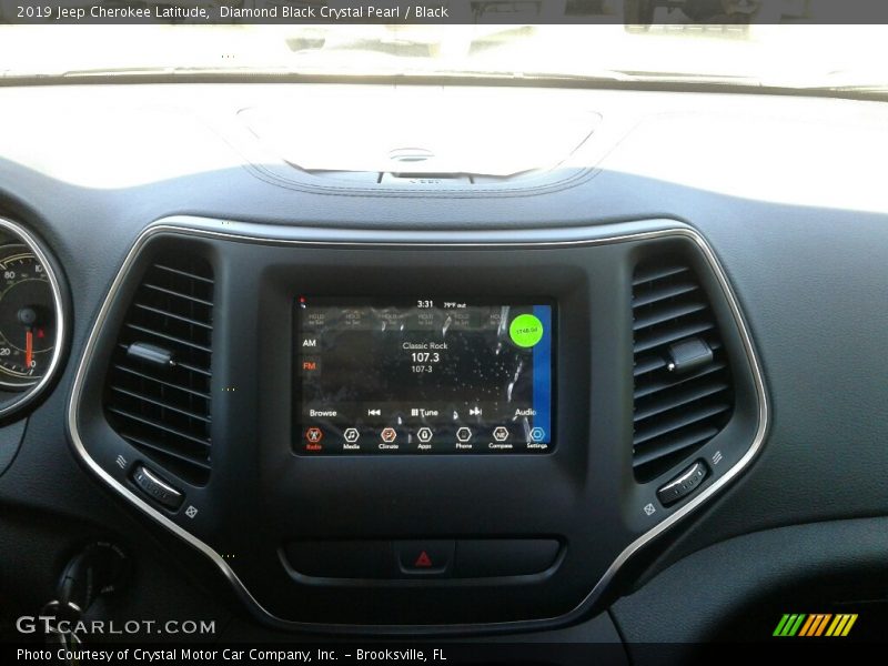 Diamond Black Crystal Pearl / Black 2019 Jeep Cherokee Latitude