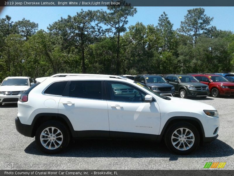 Bright White / Black/Light Frost Beige 2019 Jeep Cherokee Latitude