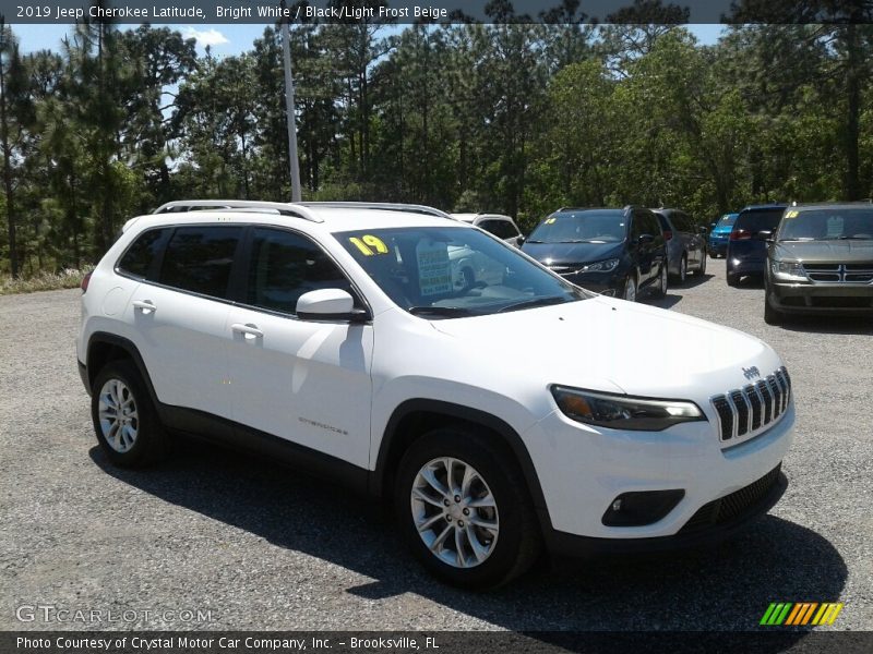 Bright White / Black/Light Frost Beige 2019 Jeep Cherokee Latitude