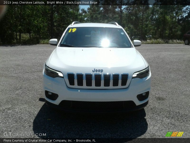 Bright White / Black/Light Frost Beige 2019 Jeep Cherokee Latitude