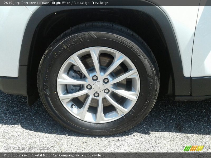 Bright White / Black/Light Frost Beige 2019 Jeep Cherokee Latitude